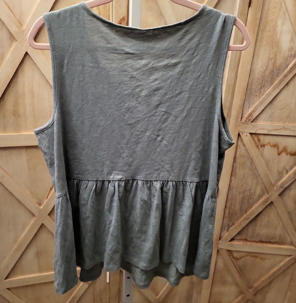 Nwot torrid sz 0 peplum tank - Picture 3 of 3